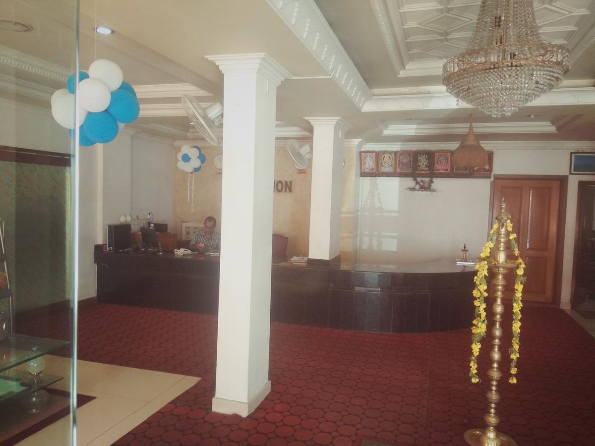 Hotel Malika Residency Ettumanoor Kültér fotó