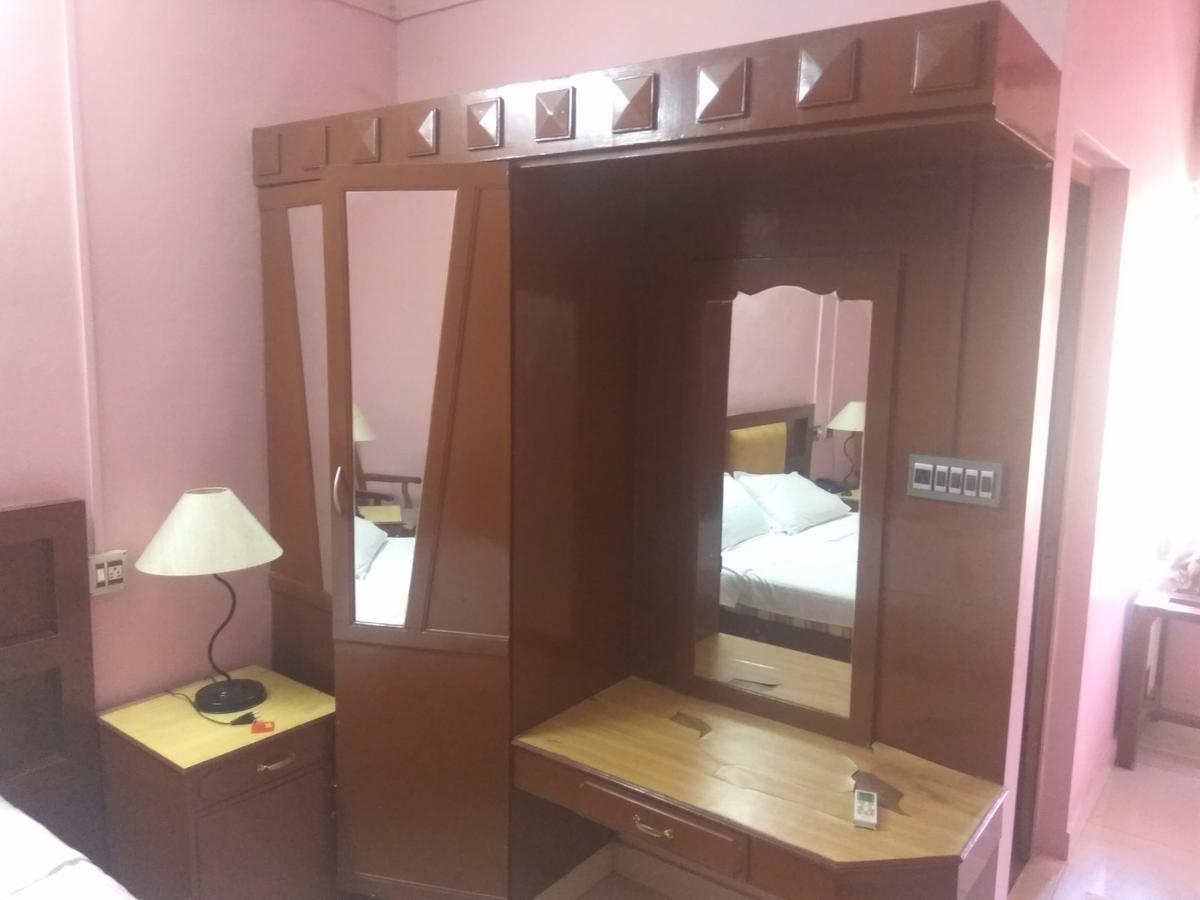 Hotel Malika Residency Ettumanoor Kültér fotó