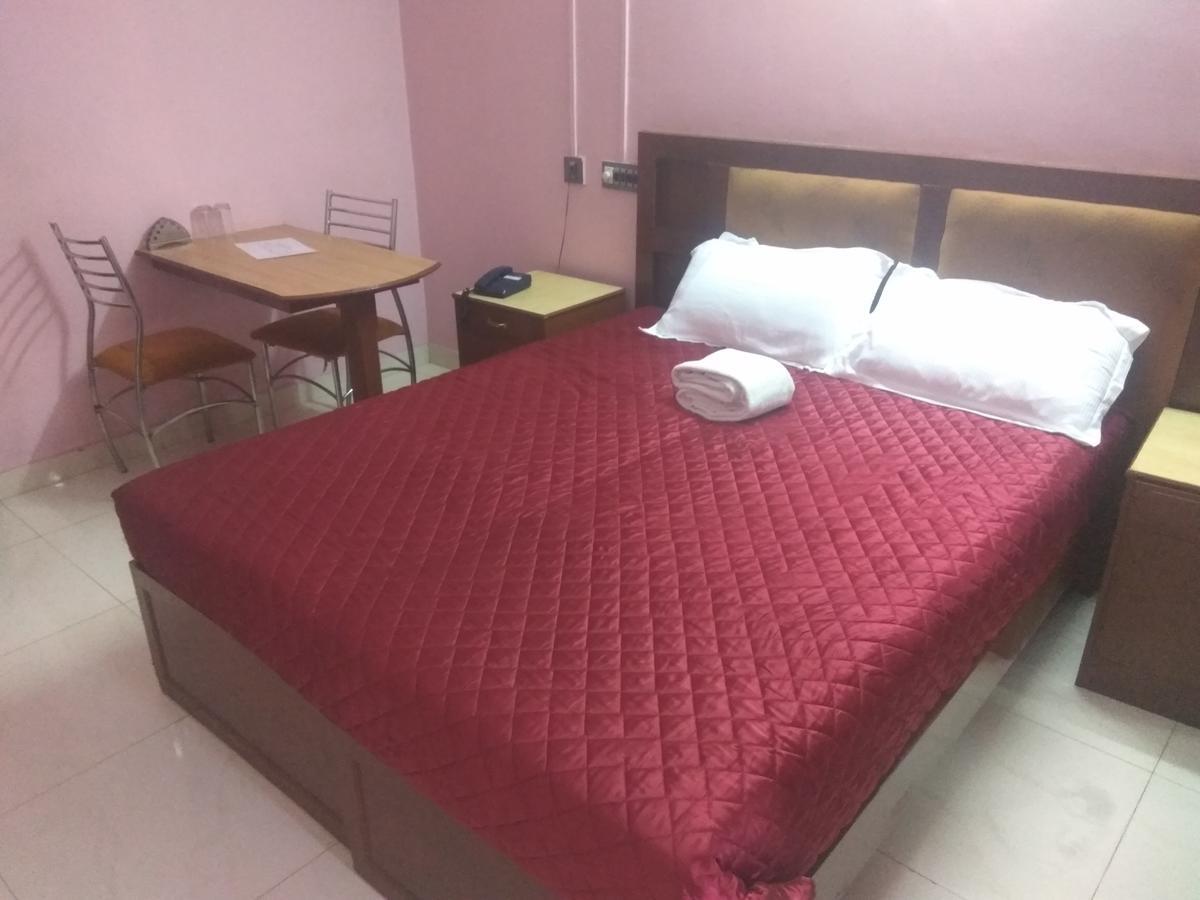 Hotel Malika Residency Ettumanoor Kültér fotó