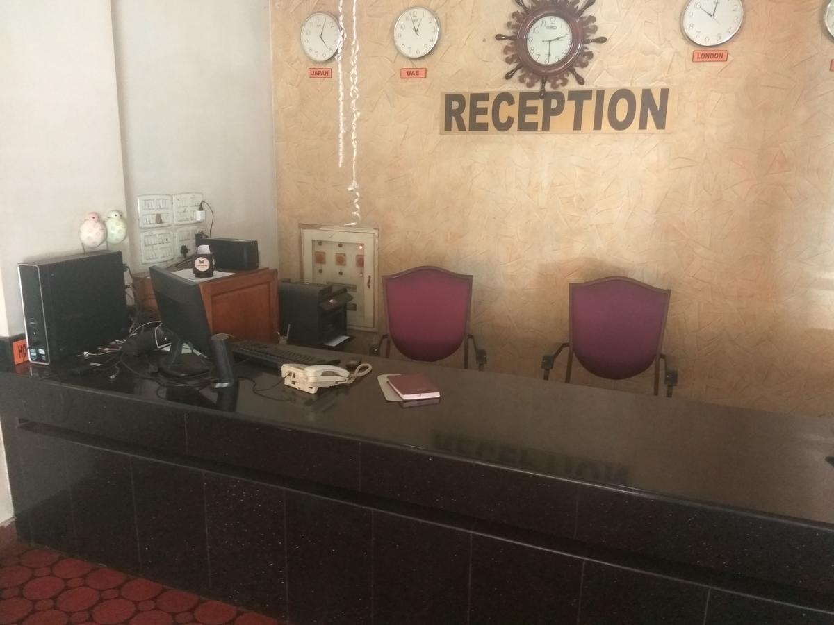 Hotel Malika Residency Ettumanoor Kültér fotó