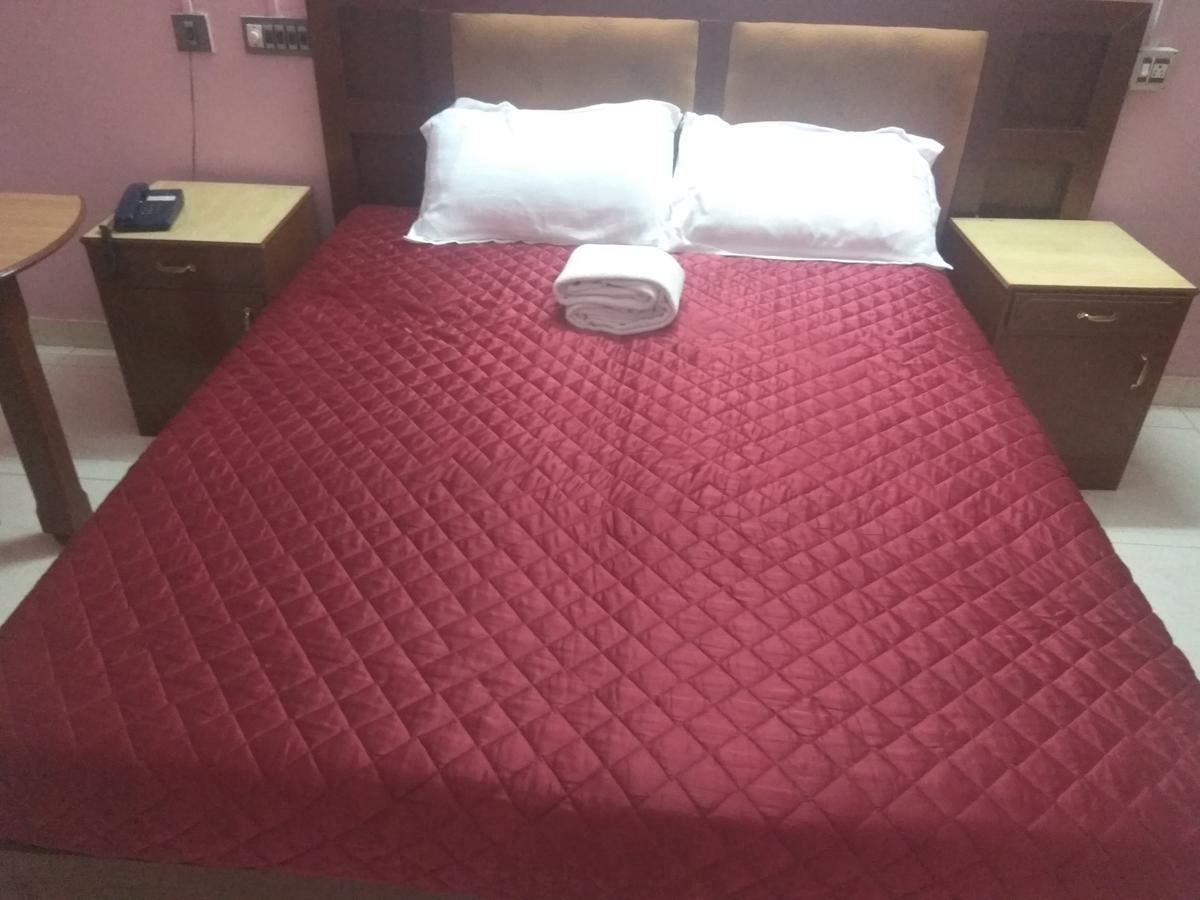 Hotel Malika Residency Ettumanoor Kültér fotó